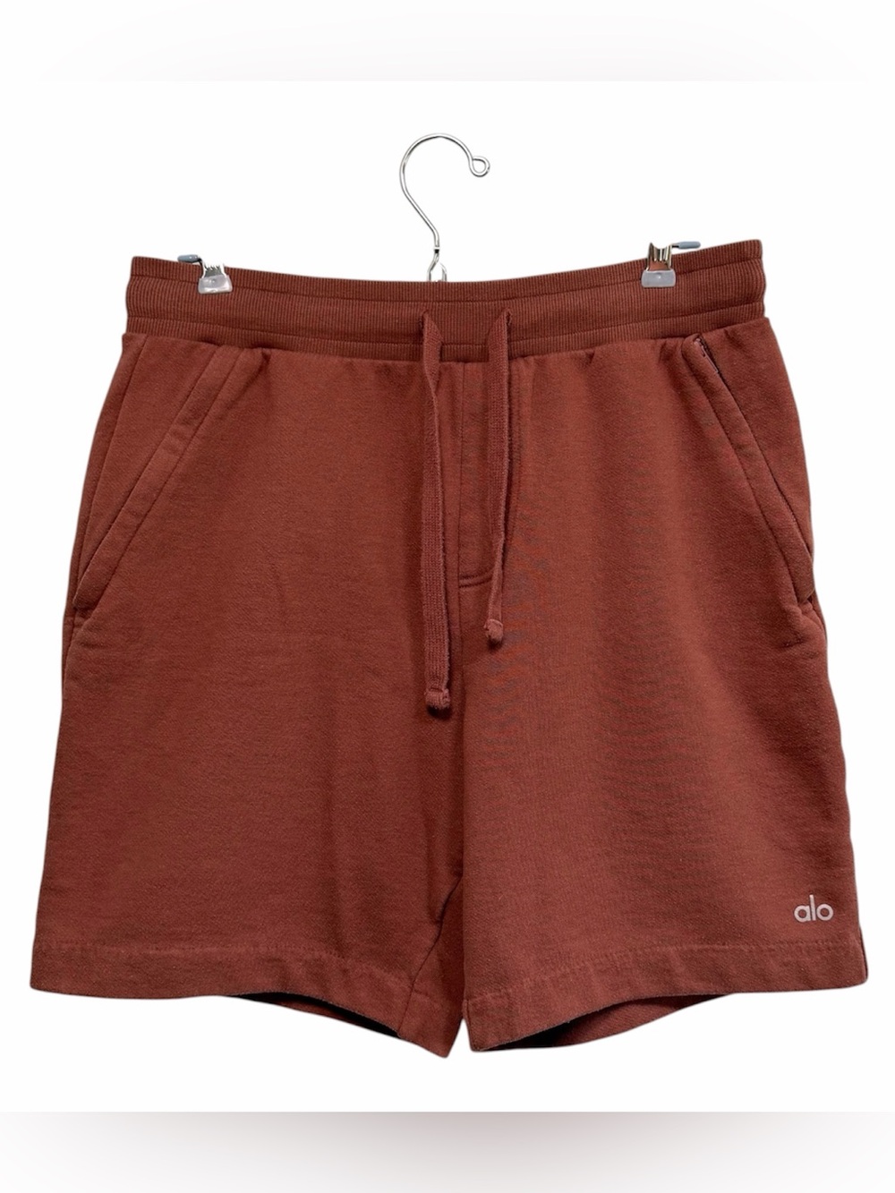 Alo yoga men’s chill sweat shorts in Brown, size medium
